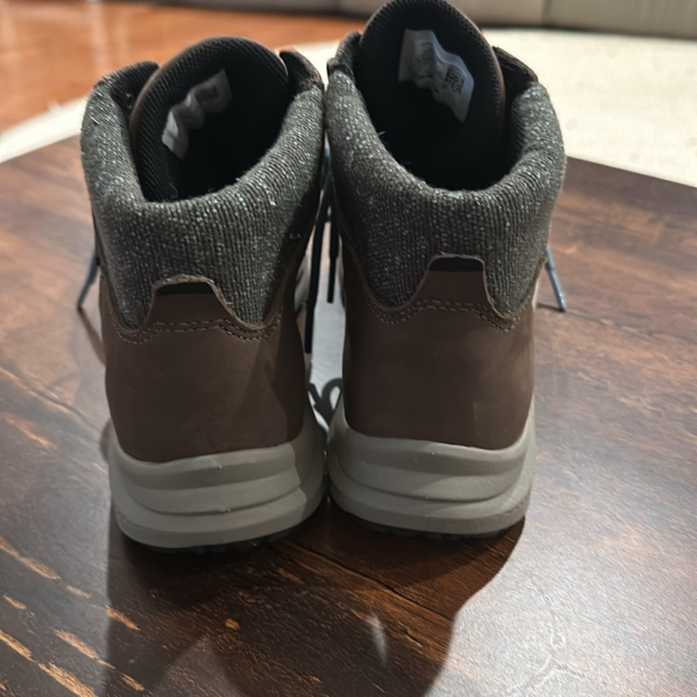 Never worn - Picture 3 of 3